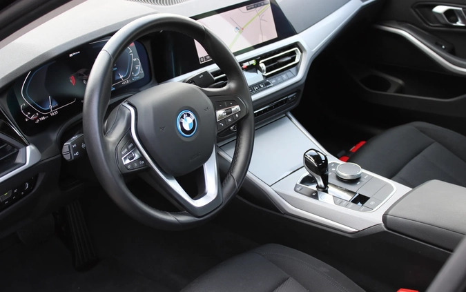 BMW Seria 3 cena 149900 przebieg: 21700, rok produkcji 2021 z Dąbie małe 121